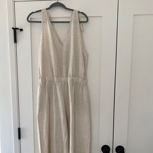 Natural linen shoulder tie pocketed jumpsuit